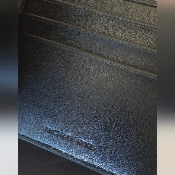 Michael Kors Slim Bifold Wallet NWT Box Included - Picture 6 of 15